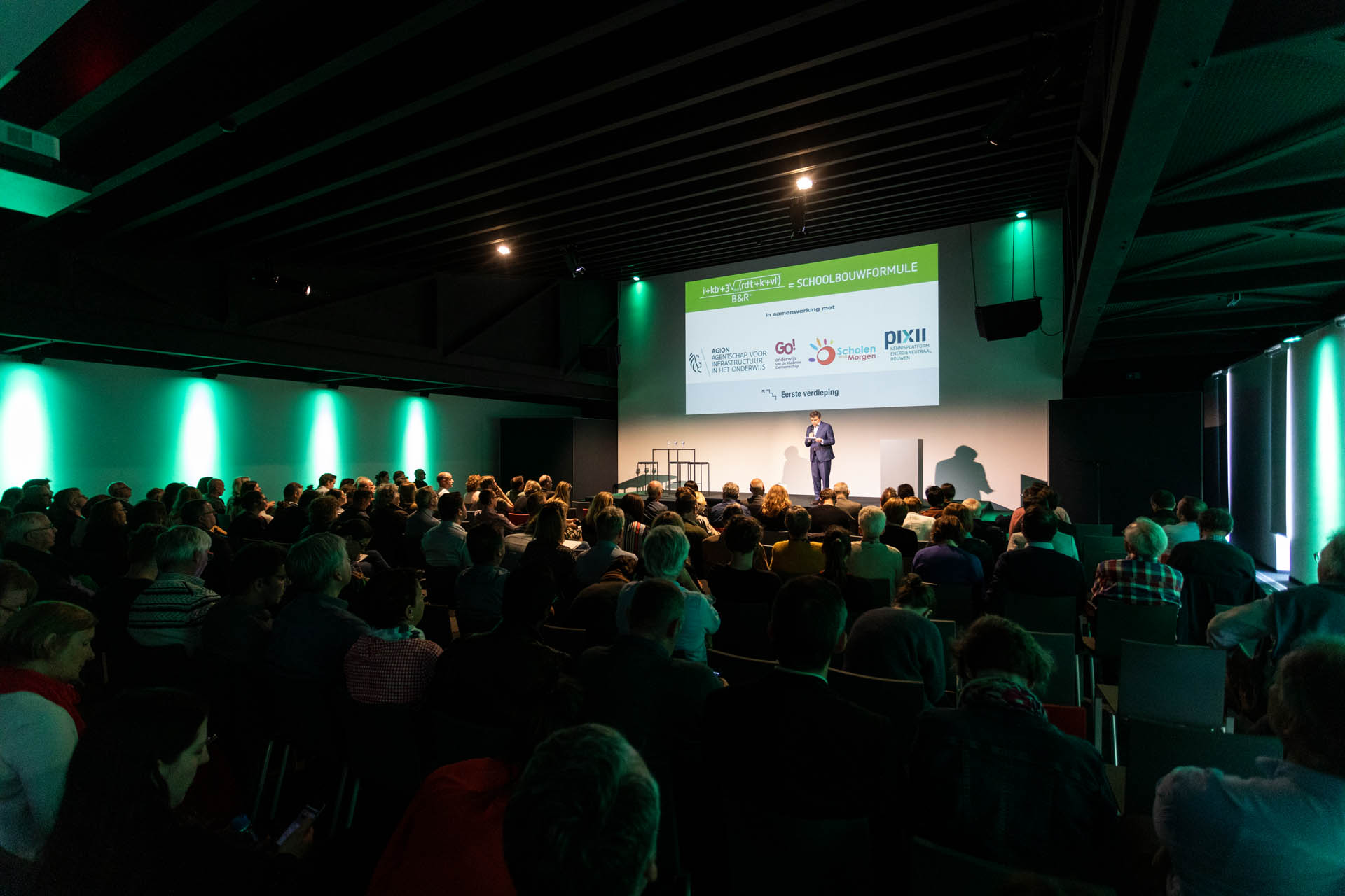 Schoolbouwformule workshop : Effecten van het pedagogisch project op binnenruimte, buitenruimte en inrichting van scholen