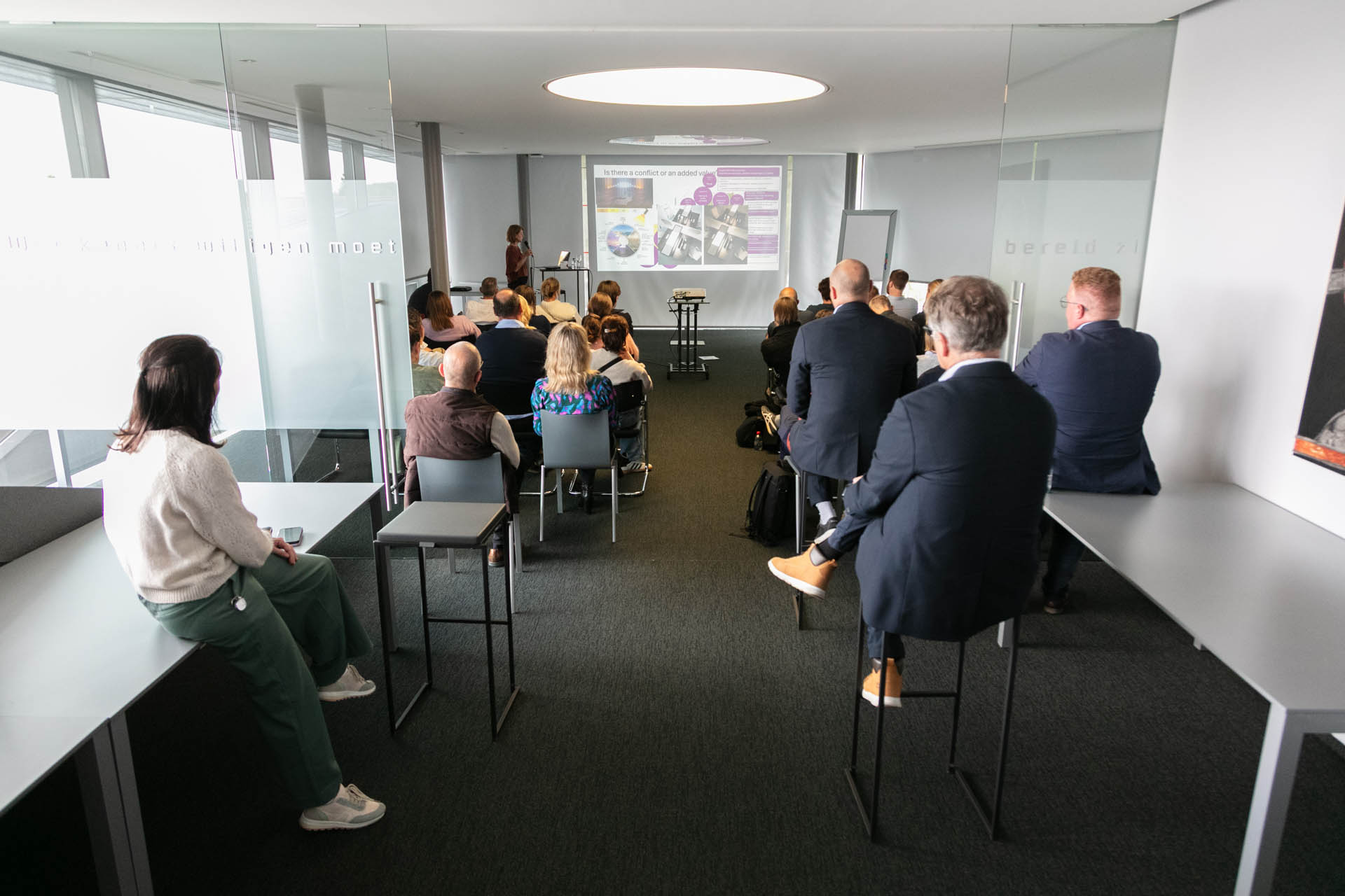 Handvatten voor circulaire schoolbouw